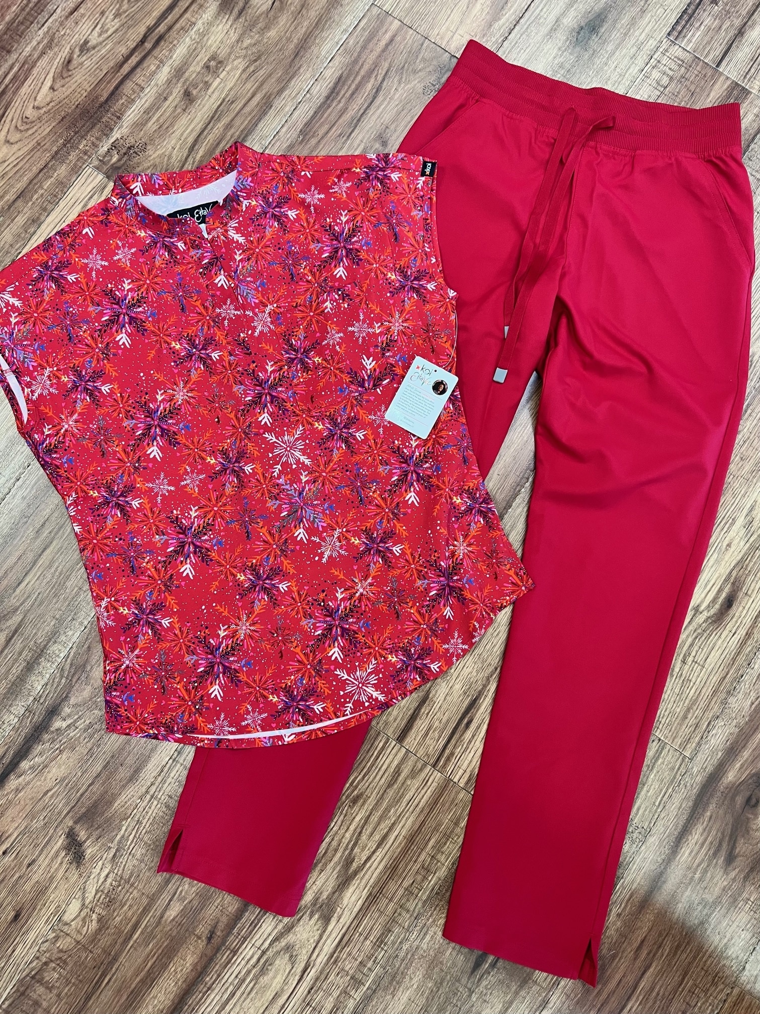 Koi Ari Top in Etta Vee Snowflakes