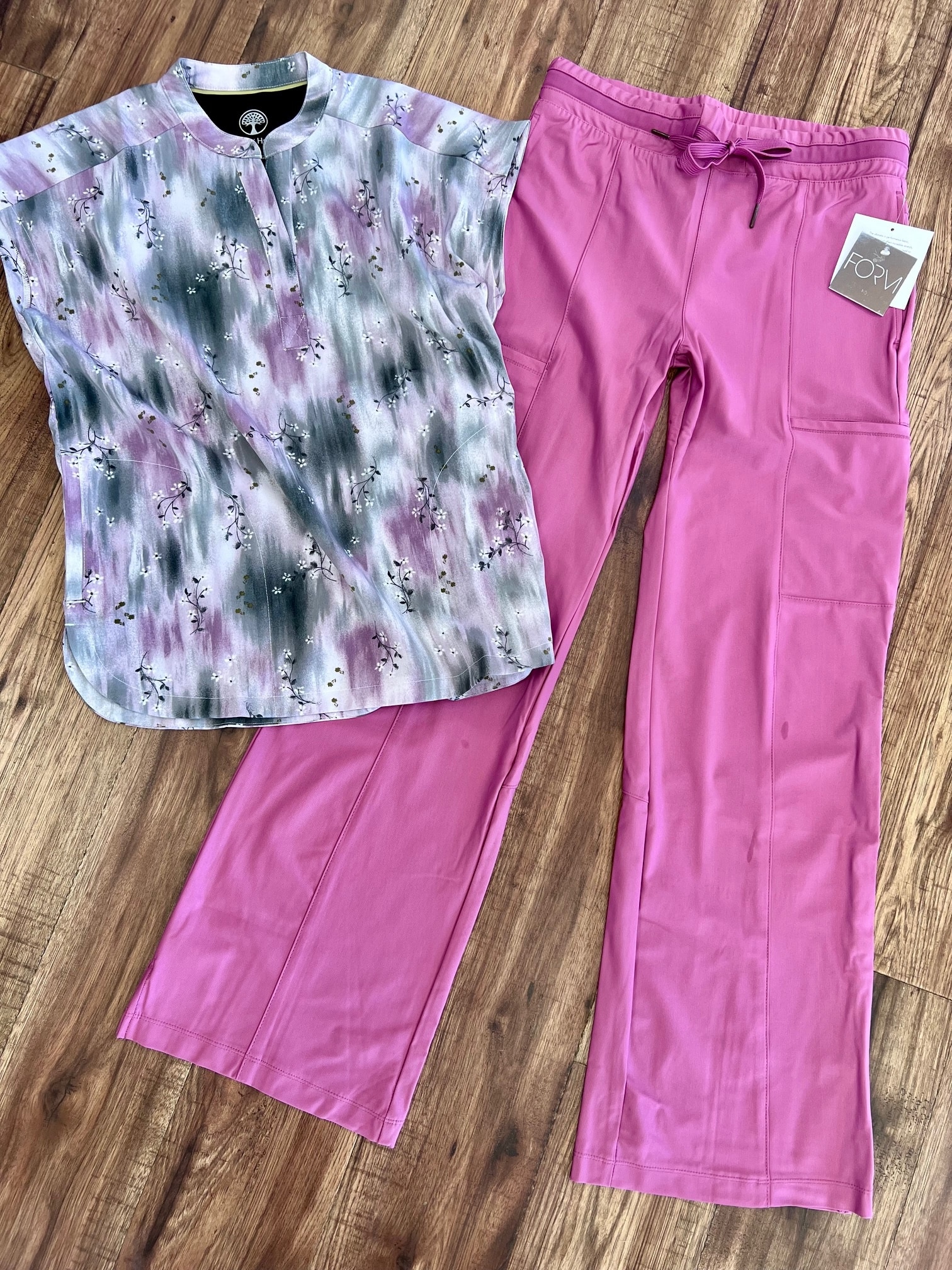 Journey Top in Blurred Ditsy